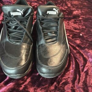 Men’s puma sneakers